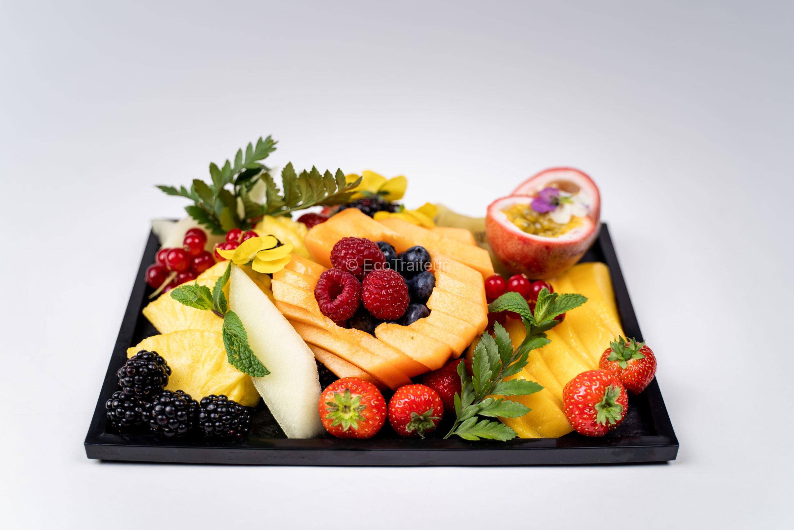 Dessert/plateau de fruits/corbeilles de fruits/brochettes de  fruits/fruits/légumes frais/Rungis/fruits sec
